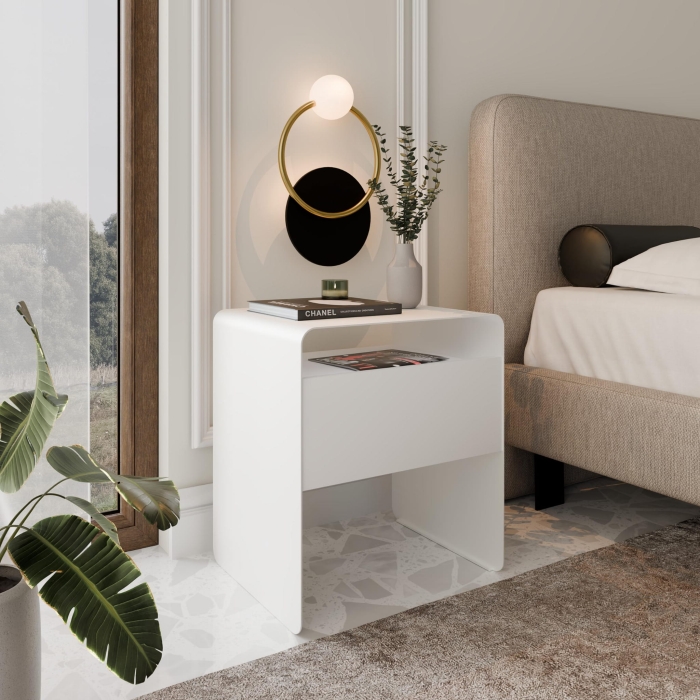 Stolik nocny biały, metalowy, zaokrąglone rogi, front szuflady biały. Showroom