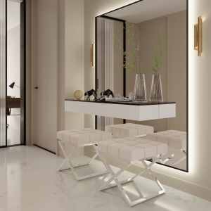 Pufa nogi chrom, siedzisko pikowane. Showroom