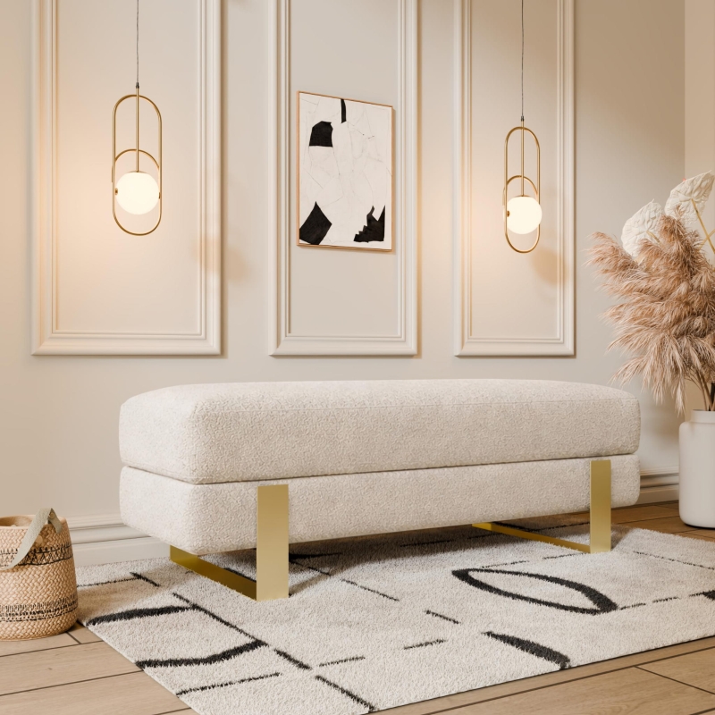 Ławka tapicerowana do przedpokoju, stelaż złoty, tkanina boucle odcień beż, szerokość 100 cm. Showroom