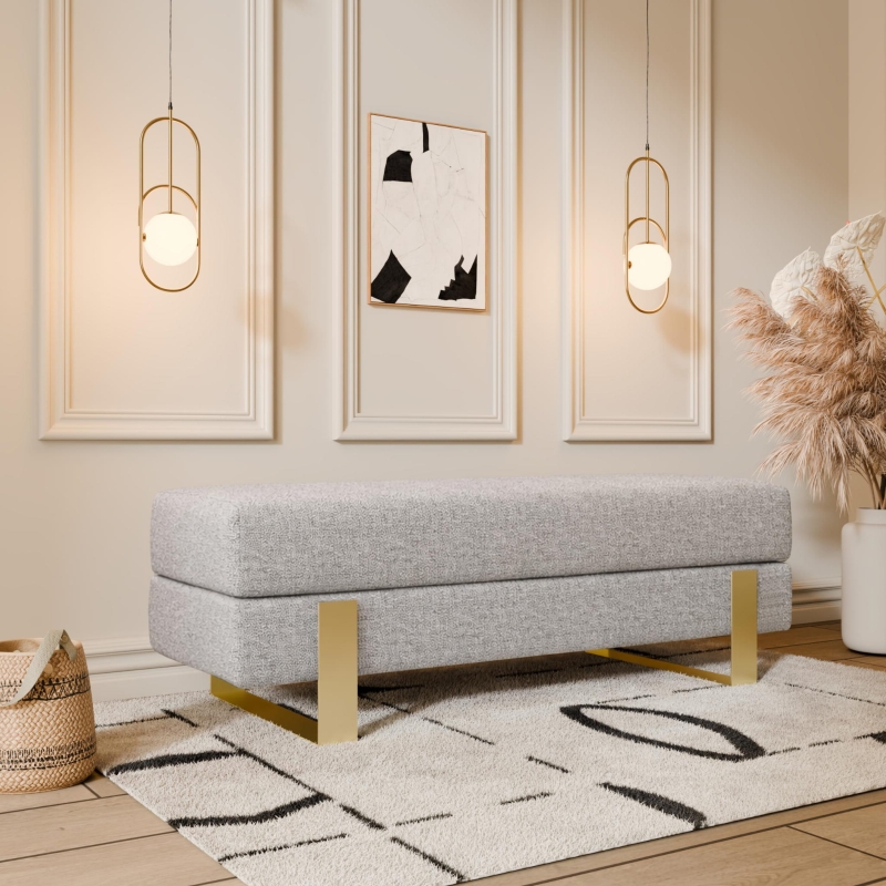Lawka tapicerowana do przedpokoju, stelaż złoty, tkanina boucle odcień szary, szerokość 100cm. Showroom