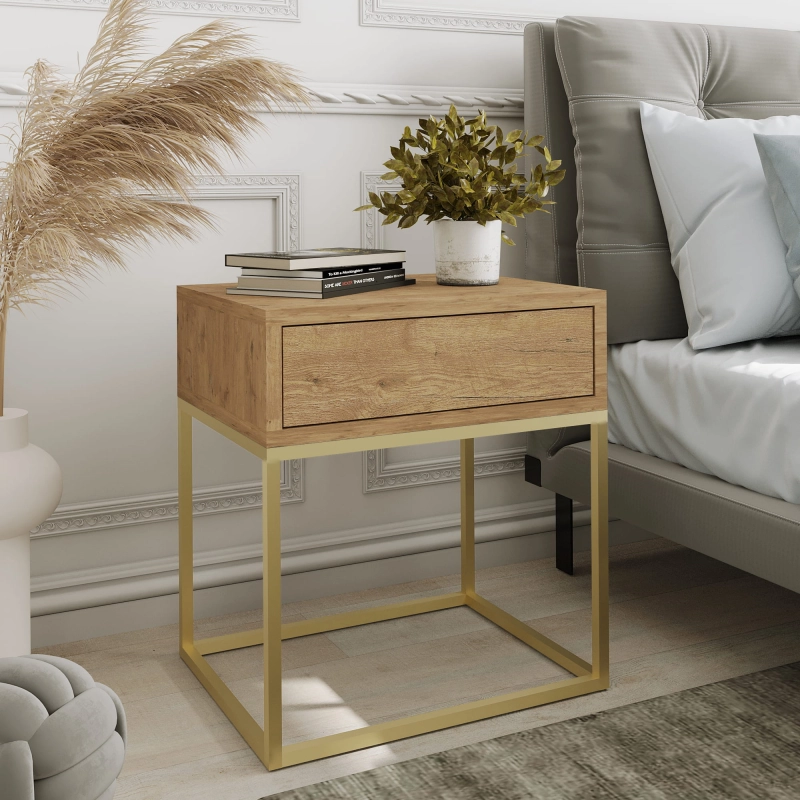 Stolik nocny, stelaż kwadrat złoty, góra z szufladą dąb Wotan. Showroom