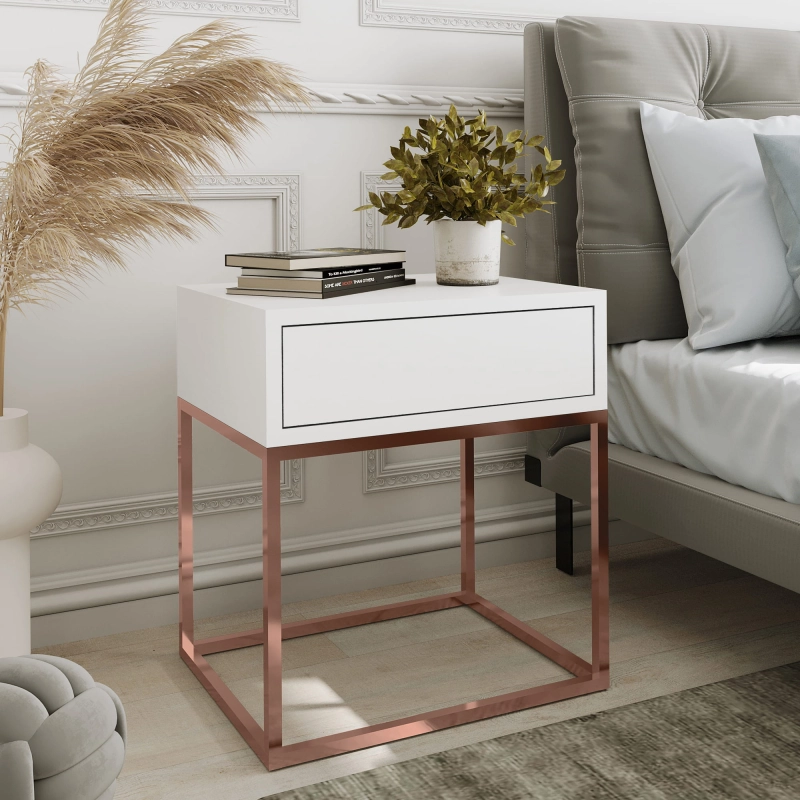 Stolik nocny, stelaż kwadrat miedź, góra z szuflada biała. Showroom